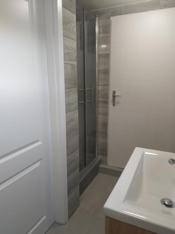 Ubytovanie Pod Cervenym Kamenom Male Karpaty Pila  Dış mekan fotoğraf