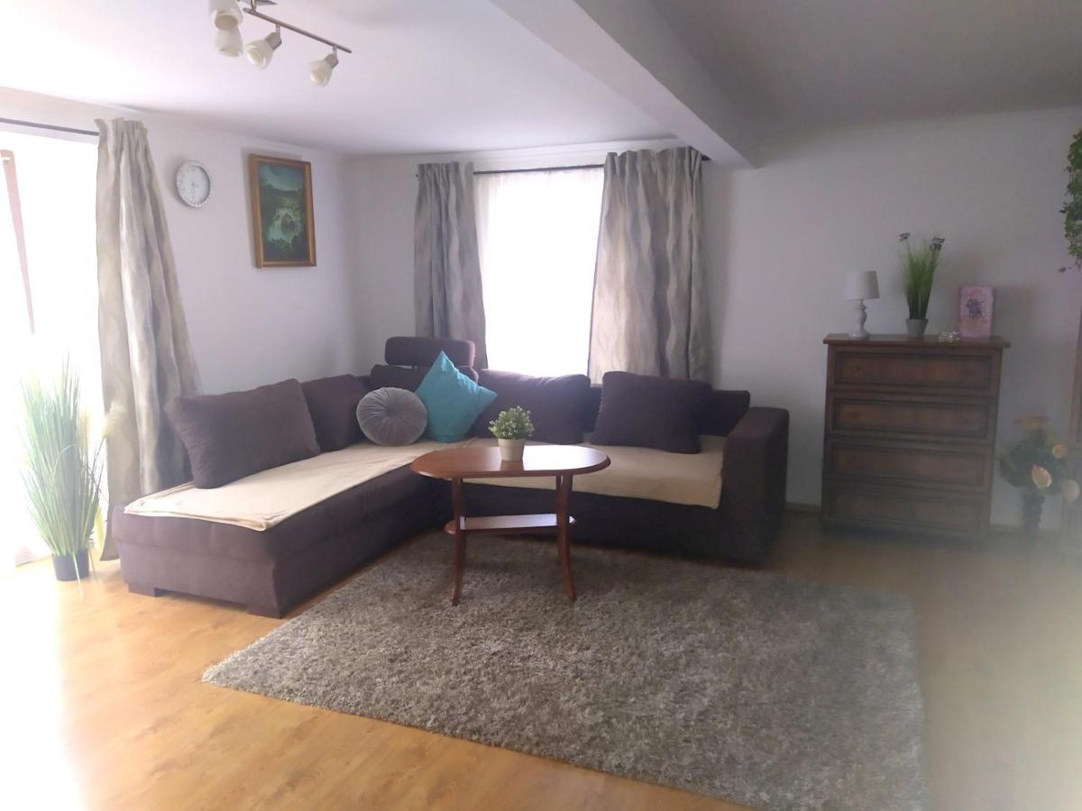 Ubytovanie Pod Cervenym Kamenom Male Karpaty Pila  Dış mekan fotoğraf