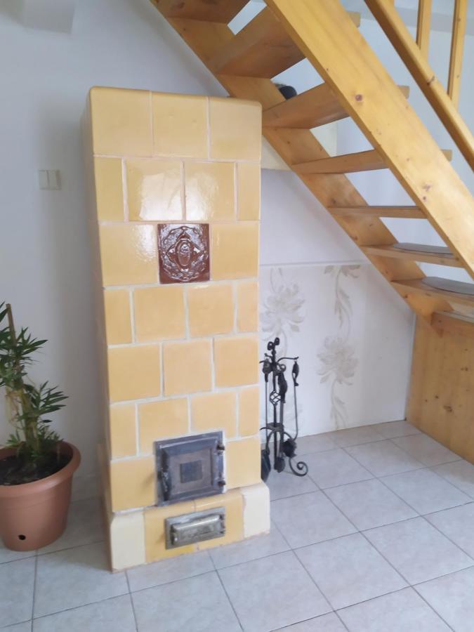 Ubytovanie Pod Cervenym Kamenom Male Karpaty Pila  Dış mekan fotoğraf