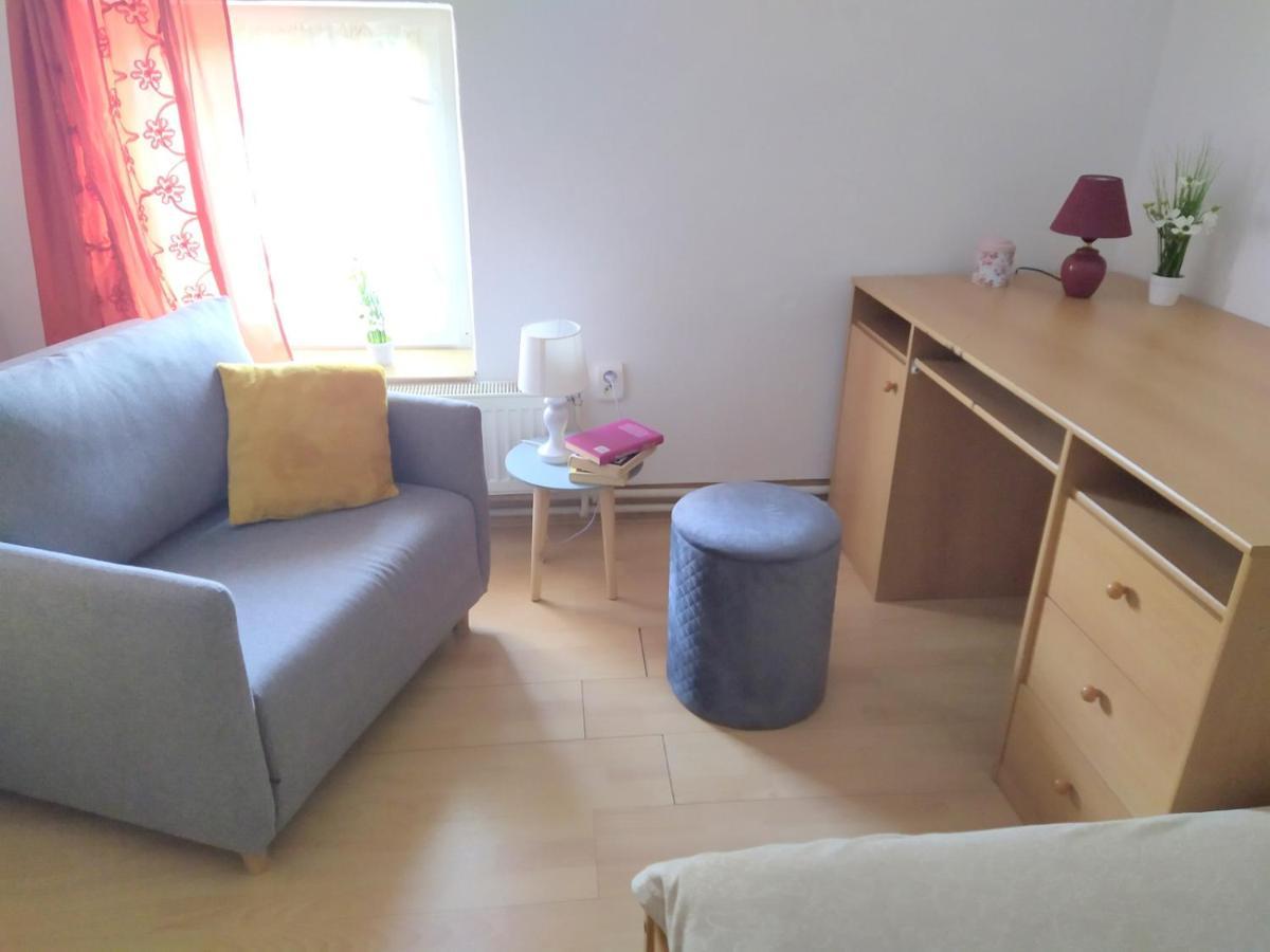 Ubytovanie Pod Cervenym Kamenom Male Karpaty Pila  Dış mekan fotoğraf