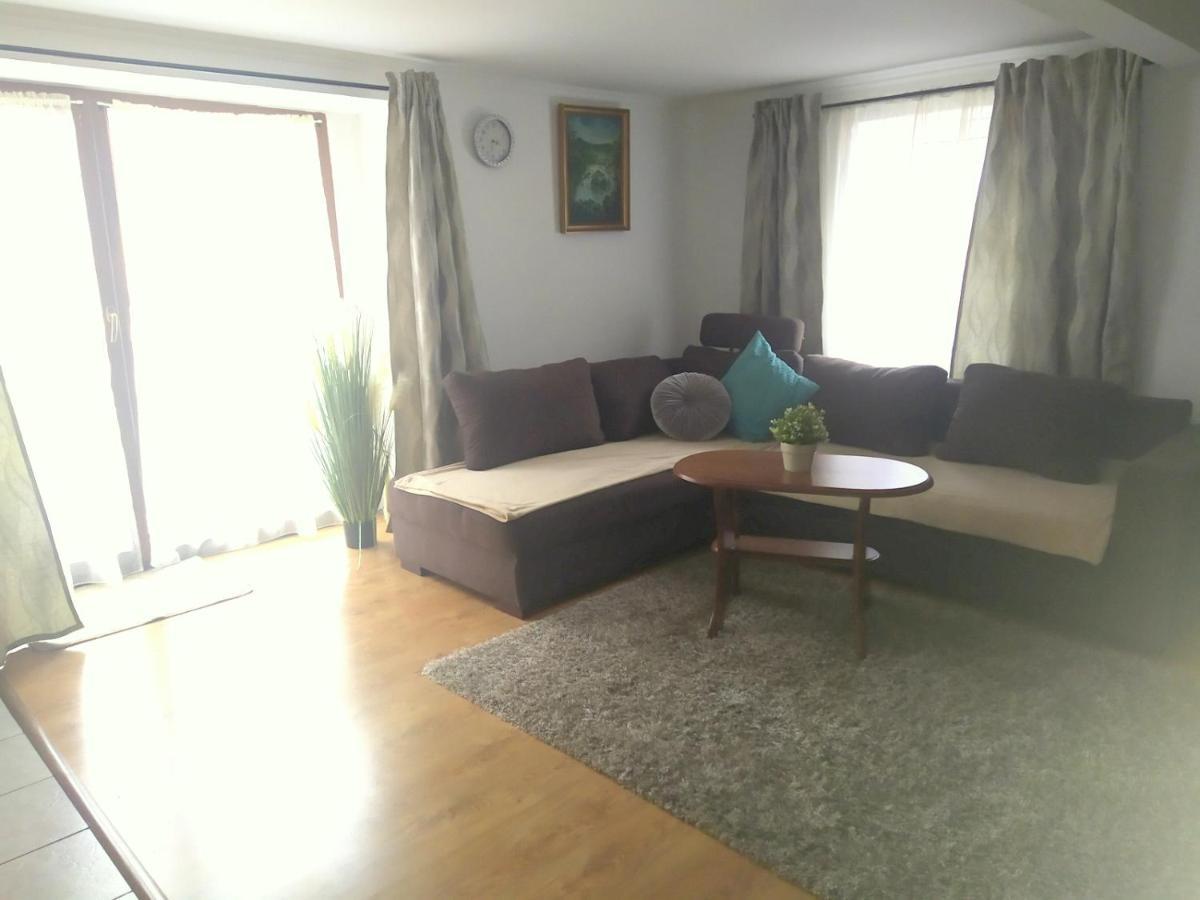 Ubytovanie Pod Cervenym Kamenom Male Karpaty Pila  Dış mekan fotoğraf